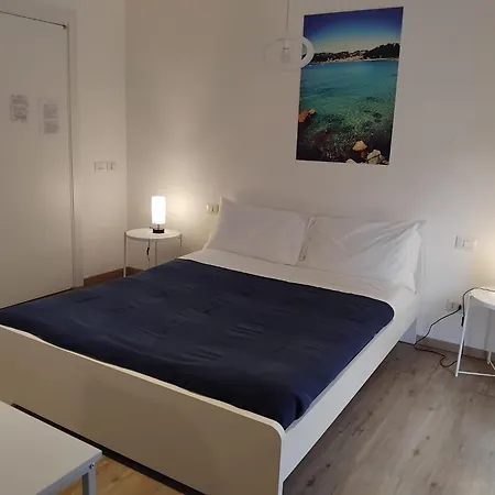 ゲストハウス Sapri & Colombo And