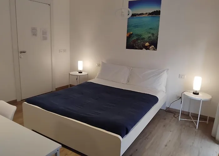 ゲストハウス Sapri & Colombo And